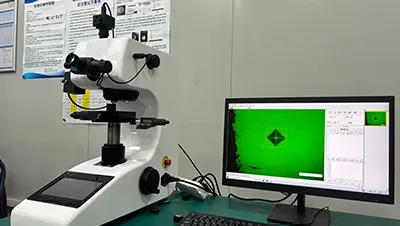 Microdurómetro automático de torreta