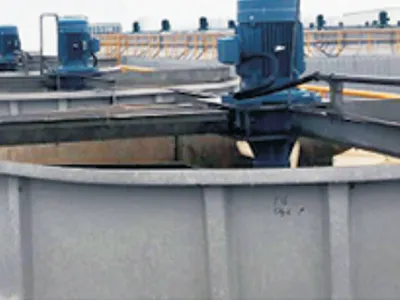 Reductores planetarios para accionamientos de torres de refrigeración